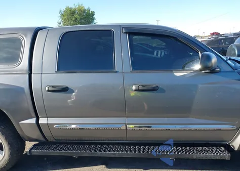 2007 Dodge Dakota Laramie z USA, uszkodzony, nr VIN 1D7HW58P37S204067